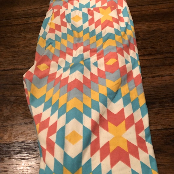 Lularoe OS Leggings - Picture 3 of 4